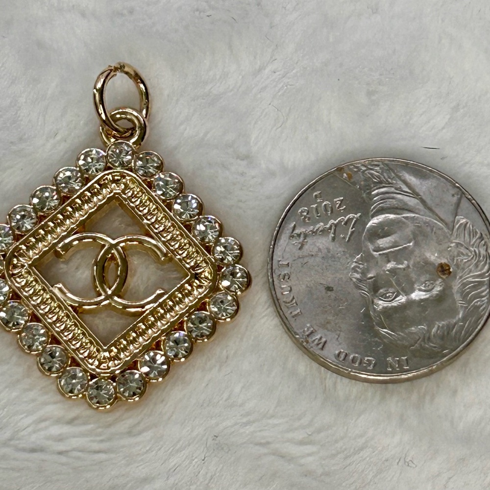 Authentic Chanel Rhinestone CC Zipper Pull Pendant Gold - Picture 4 of 7